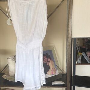 Elegant White Strapless Dress